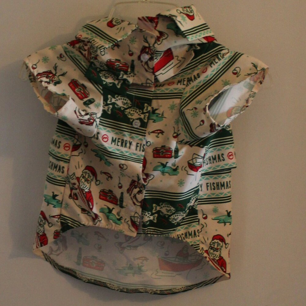 "Merry Fishmas" Dog Shirt - Size Medium